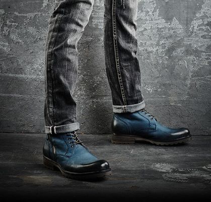 Stiefel für Männer mit Schnürsenkeln