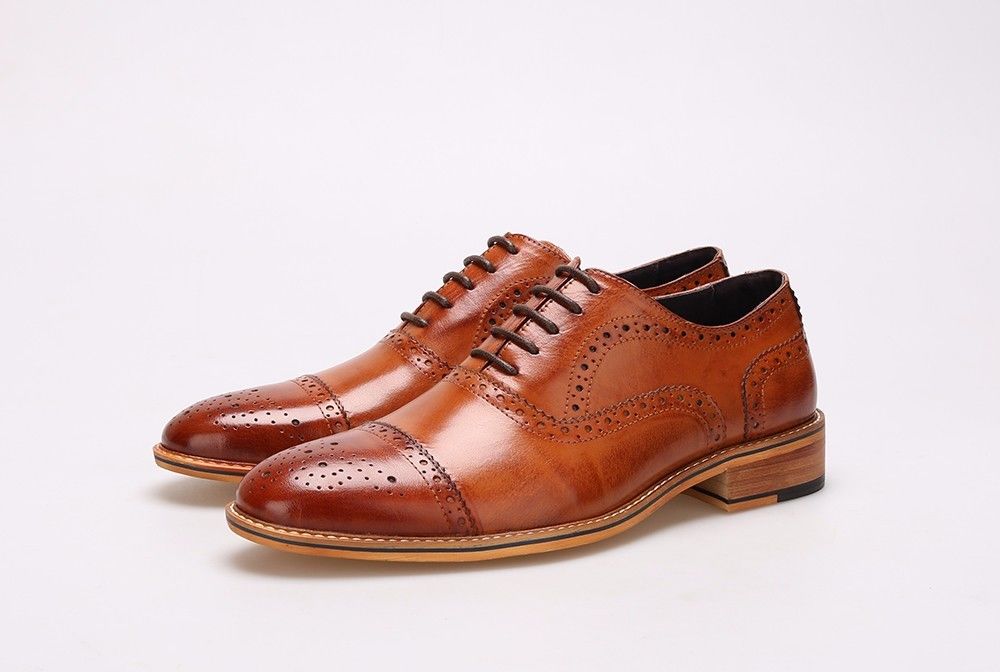 Handgefertigte Männerkleider Schuhen Echtleder Oxford Brogues Formschuhen