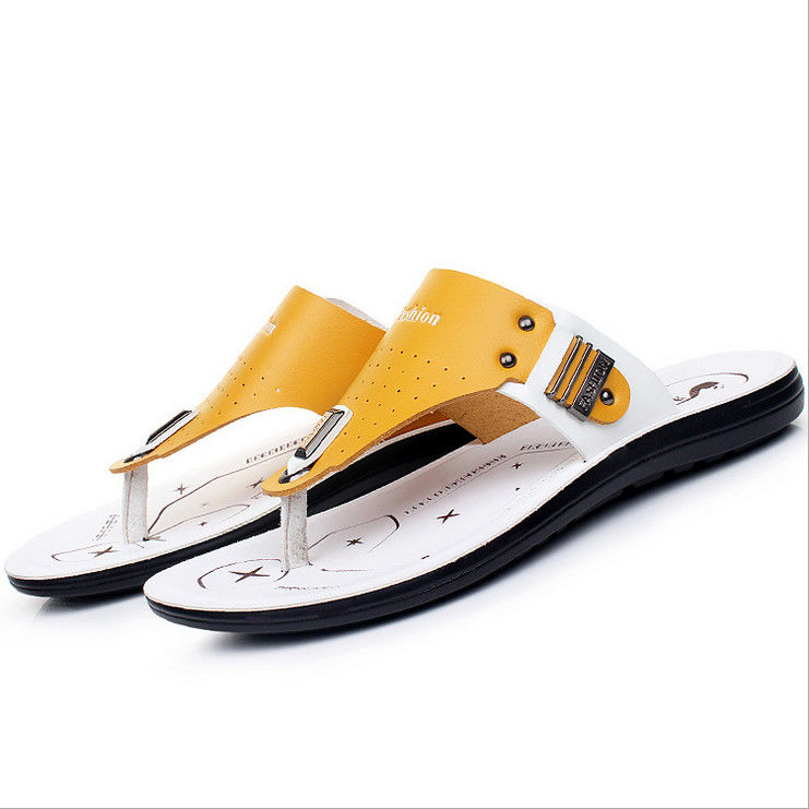 Outdoor-Echtleder-Schuhe für Männer Handgefertigte runden Zehen für Männer Strand-Flip Flops