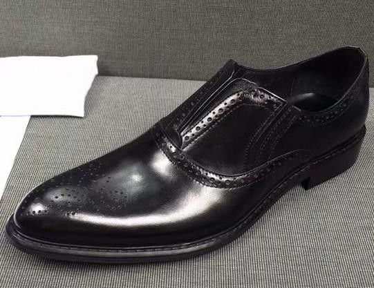 Broguing Spitze - Ende Schleife Auf Männerformal Schuhen / Arbeit Schnitzerei Schuhen