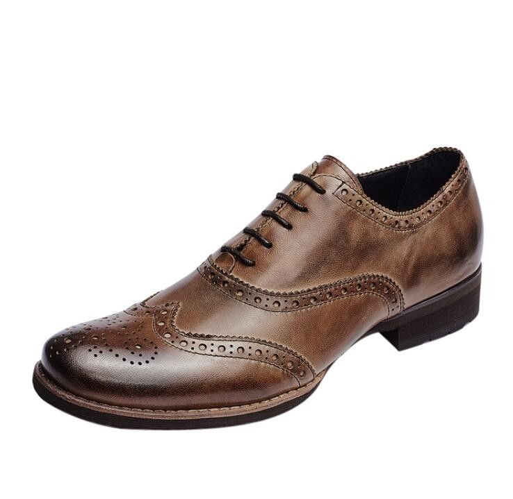 Weiches Männer-Casual-Schuhe Normalgröße Braunes Leder Brogue Sneakers