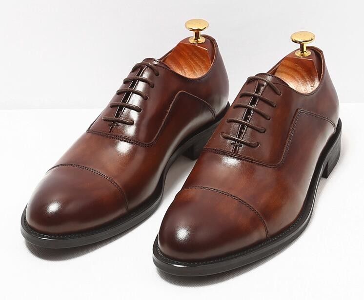 Einfache Zehen Männer Braune Spitzen Up Dress Schuhe Größen kundenspezifisch mit Wachsleder Finish